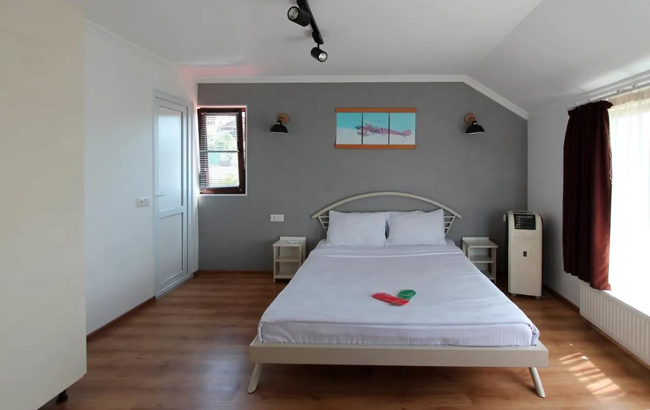 Contacten van Aphra Hotel Tbilisi