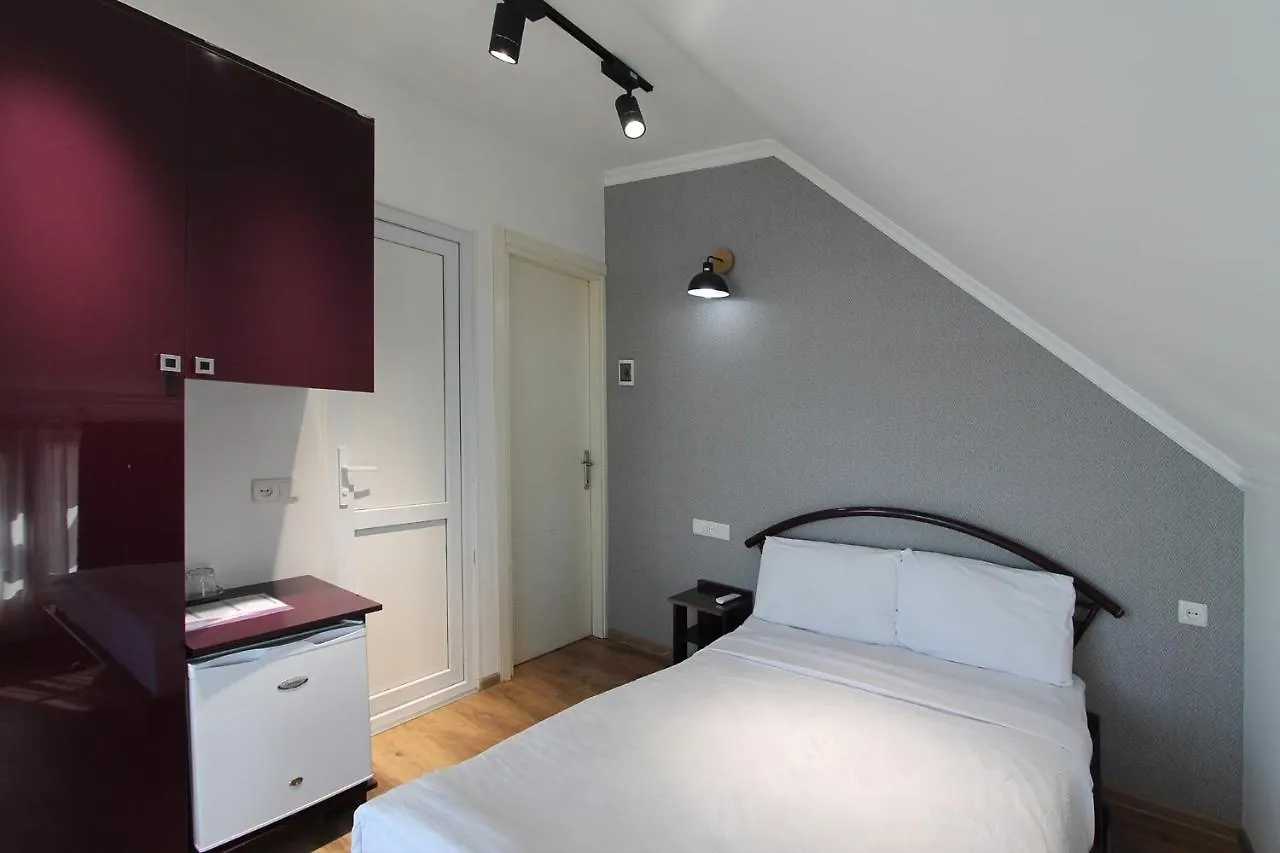 Aphra Hotel Tbilisi 3*,